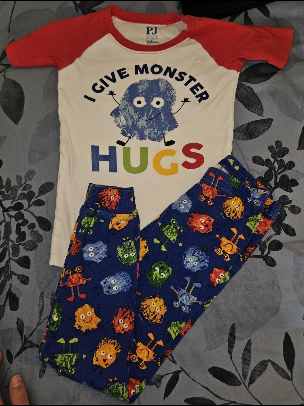 Kids Monster Print Pajama Set - Blue, Red, Green Size 5T